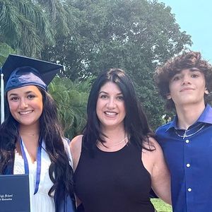 Meet your Posher, Joy